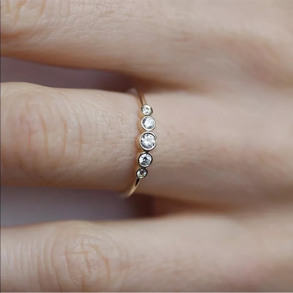 14k yellow gold diamond ring wedding band 5 stone - Picture 4 of 8